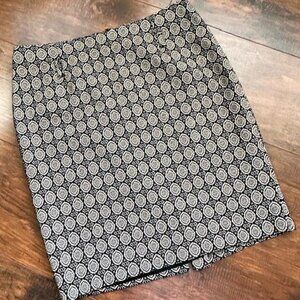 LOFT Medallion Jacquard Pencil Skirt - Size 8 - Black & Cream
